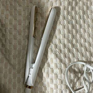 Kristen Ess mini flat iron